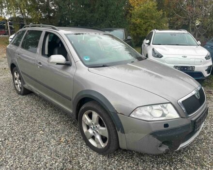 Серый Шкода Октавия Скаут, объемом двигателя 2 л и пробегом 297 тыс. км за 3800 $, фото 1 на Automoto.ua