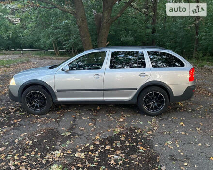 Сірий Шкода Octavia Scout, об'ємом двигуна 2 л та пробігом 287 тис. км за 6900 $, фото 12 на Automoto.ua