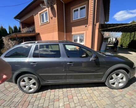 Серый Шкода Октавия Скаут, объемом двигателя 2 л и пробегом 300 тыс. км за 5200 $, фото 5 на Automoto.ua