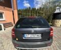 Серый Шкода Октавия Скаут, объемом двигателя 2 л и пробегом 300 тыс. км за 5200 $, фото 7 на Automoto.ua