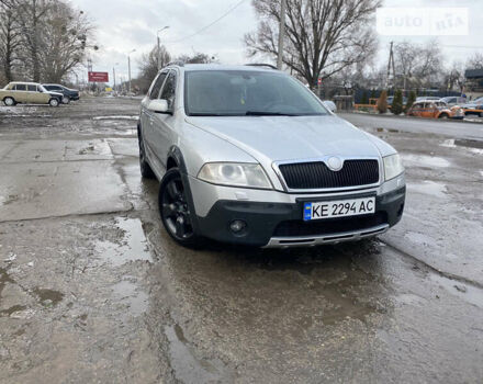 Серый Шкода Октавия Скаут, объемом двигателя 2 л и пробегом 400 тыс. км за 6500 $, фото 8 на Automoto.ua