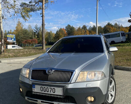 Серый Шкода Октавия Скаут, объемом двигателя 2 л и пробегом 358 тыс. км за 6550 $, фото 2 на Automoto.ua