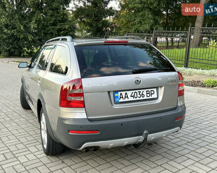 Сірий Шкода Octavia Scout, об'ємом двигуна 2 л та пробігом 225 тис. км за 6900 $, фото 4 на Automoto.ua