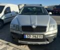 Сірий Шкода Octavia Scout, об'ємом двигуна 2.5 л та пробігом 335 тис. км за 2194 $, фото 1 на Automoto.ua