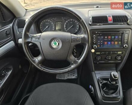 Серый Шкода Октавия Скаут, объемом двигателя 2 л и пробегом 213 тыс. км за 6200 $, фото 28 на Automoto.ua