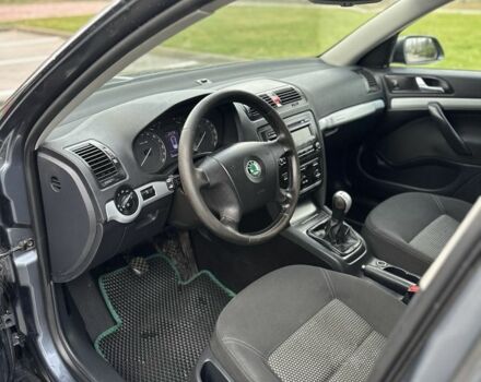 Сірий Шкода Octavia Scout, об'ємом двигуна 2 л та пробігом 285 тис. км за 4200 $, фото 22 на Automoto.ua