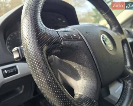 Серый Шкода Октавия Скаут, объемом двигателя 2 л и пробегом 213 тыс. км за 6200 $, фото 44 на Automoto.ua