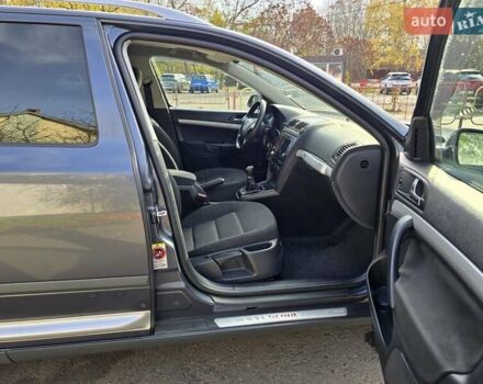 Серый Шкода Октавия Скаут, объемом двигателя 2 л и пробегом 213 тыс. км за 6200 $, фото 37 на Automoto.ua