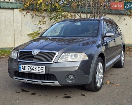Серый Шкода Октавия Скаут, объемом двигателя 2 л и пробегом 213 тыс. км за 6200 $, фото 5 на Automoto.ua
