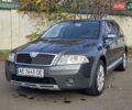 Серый Шкода Октавия Скаут, объемом двигателя 2 л и пробегом 213 тыс. км за 6200 $, фото 5 на Automoto.ua