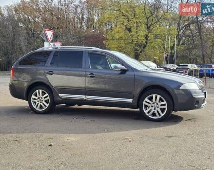 Серый Шкода Октавия Скаут, объемом двигателя 2 л и пробегом 213 тыс. км за 6200 $, фото 12 на Automoto.ua