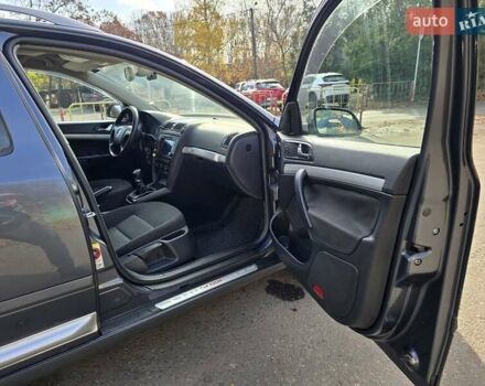 Серый Шкода Октавия Скаут, объемом двигателя 2 л и пробегом 213 тыс. км за 6200 $, фото 36 на Automoto.ua