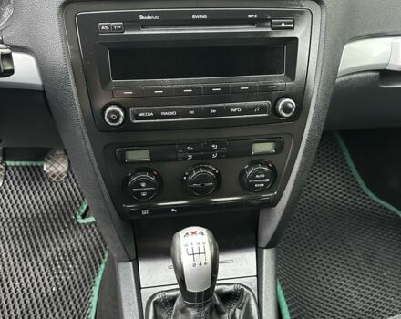 Сірий Шкода Octavia Scout, об'ємом двигуна 2 л та пробігом 285 тис. км за 4200 $, фото 20 на Automoto.ua