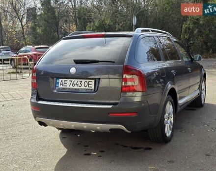 Серый Шкода Октавия Скаут, объемом двигателя 2 л и пробегом 213 тыс. км за 6200 $, фото 16 на Automoto.ua