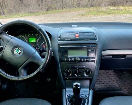 Сірий Шкода Octavia Scout, об'ємом двигуна 1.9 л та пробігом 384 тис. км за 5400 $, фото 5 на Automoto.ua