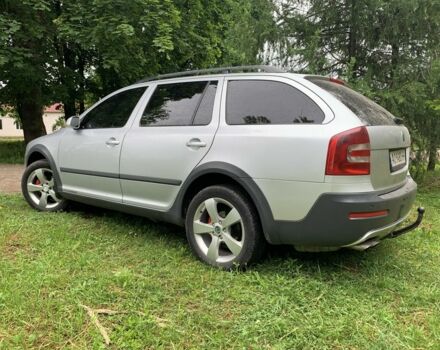 Сірий Шкода Octavia Scout, об'ємом двигуна 2 л та пробігом 470 тис. км за 8000 $, фото 3 на Automoto.ua