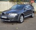 Серый Шкода Октавия Скаут, объемом двигателя 2 л и пробегом 213 тыс. км за 6200 $, фото 6 на Automoto.ua