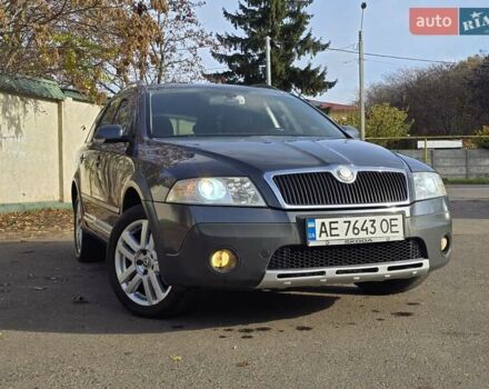 Серый Шкода Октавия Скаут, объемом двигателя 2 л и пробегом 213 тыс. км за 6200 $, фото 3 на Automoto.ua