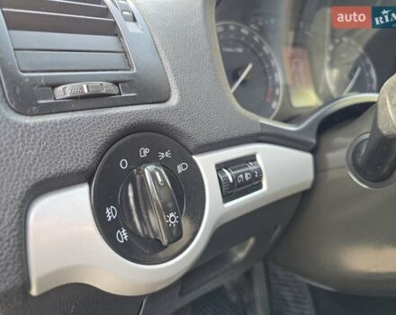 Серый Шкода Октавия Скаут, объемом двигателя 2 л и пробегом 213 тыс. км за 6200 $, фото 41 на Automoto.ua