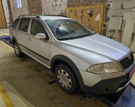 Сірий Шкода Octavia Scout, об'ємом двигуна 1.6 л та пробігом 211 тис. км за 7500 $, фото 1 на Automoto.ua