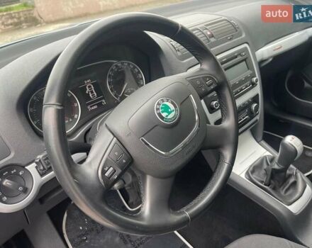 Сірий Шкода Octavia Scout, об'ємом двигуна 1.8 л та пробігом 212 тис. км за 8500 $, фото 25 на Automoto.ua