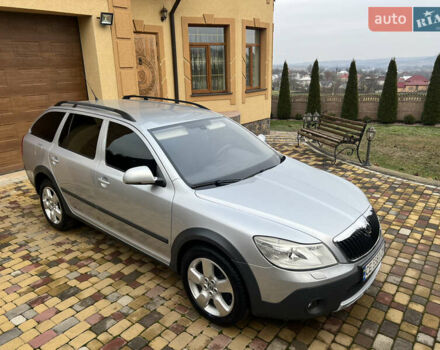 Серый Шкода Октавия Скаут, объемом двигателя 2 л и пробегом 230 тыс. км за 8990 $, фото 8 на Automoto.ua