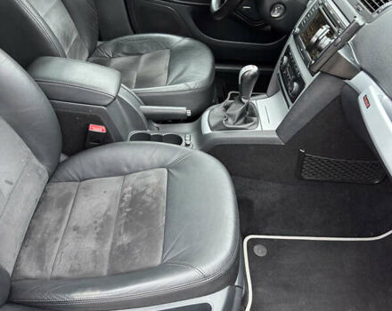 Сірий Шкода Octavia Scout, об'ємом двигуна 2 л та пробігом 282 тис. км за 10800 $, фото 5 на Automoto.ua