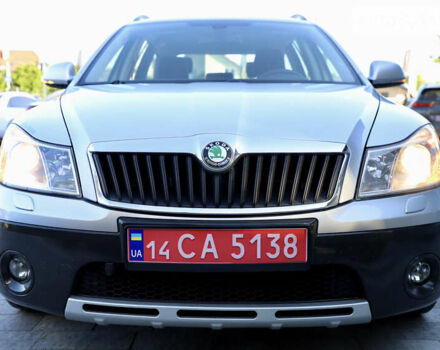 Сірий Шкода Octavia Scout, об'ємом двигуна 2 л та пробігом 202 тис. км за 11900 $, фото 6 на Automoto.ua