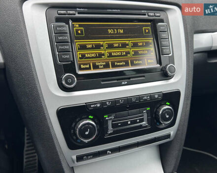 Серый Шкода Октавия Скаут, объемом двигателя 1.8 л и пробегом 247 тыс. км за 10200 $, фото 16 на Automoto.ua