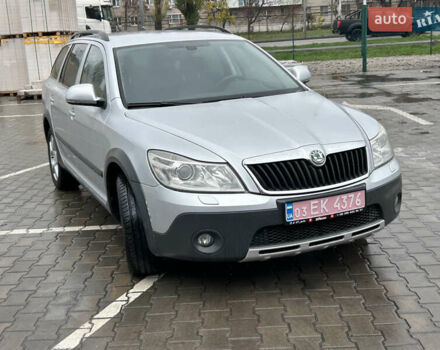 Серый Шкода Октавия Скаут, объемом двигателя 1.8 л и пробегом 247 тыс. км за 10200 $, фото 1 на Automoto.ua