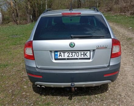 Серый Шкода Октавия Скаут, объемом двигателя 2 л и пробегом 256 тыс. км за 9000 $, фото 4 на Automoto.ua