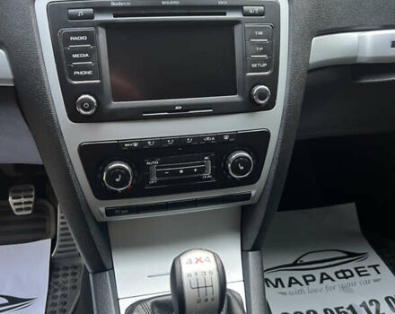 Серый Шкода Октавия Скаут, объемом двигателя 2 л и пробегом 230 тыс. км за 8990 $, фото 22 на Automoto.ua