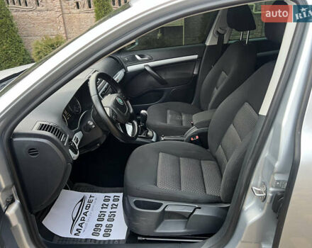 Серый Шкода Октавия Скаут, объемом двигателя 2 л и пробегом 230 тыс. км за 8990 $, фото 19 на Automoto.ua