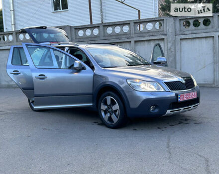 Сірий Шкода Octavia Scout, об'ємом двигуна 1.8 л та пробігом 185 тис. км за 10900 $, фото 15 на Automoto.ua