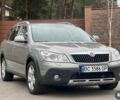 Сірий Шкода Octavia Scout, об'ємом двигуна 2 л та пробігом 240 тис. км за 10900 $, фото 1 на Automoto.ua