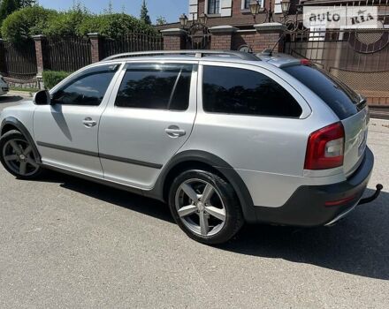 Сірий Шкода Octavia Scout, об'ємом двигуна 2 л та пробігом 255 тис. км за 11500 $, фото 3 на Automoto.ua