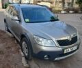 Сірий Шкода Octavia Scout, об'ємом двигуна 0.18 л та пробігом 320 тис. км за 9000 $, фото 1 на Automoto.ua