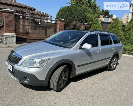 Сірий Шкода Octavia Scout, об'ємом двигуна 2 л та пробігом 255 тис. км за 11500 $, фото 5 на Automoto.ua