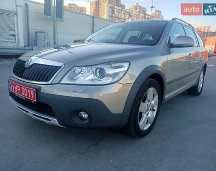 Шкода Октавия Скаут 2012 в Киеве на Automoto.ua Серый Шкода Октавия Скаут, объемом двигателя 1.8 л и пробегом 197 тыс. км за 9999 $, фото 1 на Automoto.ua