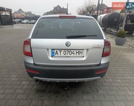 Серый Шкода Октавия Скаут, объемом двигателя 2 л и пробегом 289 тыс. км за 10900 $, фото 4 на Automoto.ua