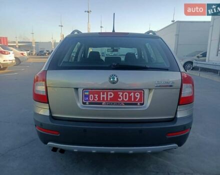 Шкода Октавия Скаут 2012 в Киеве на Automoto.ua Серый Шкода Октавия Скаут, объемом двигателя 1.8 л и пробегом 197 тыс. км за 9999 $, фото 5 на Automoto.ua