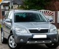 Серый Шкода Октавия Скаут, объемом двигателя 2 л и пробегом 312 тыс. км за 3300 $, фото 1 на Automoto.ua