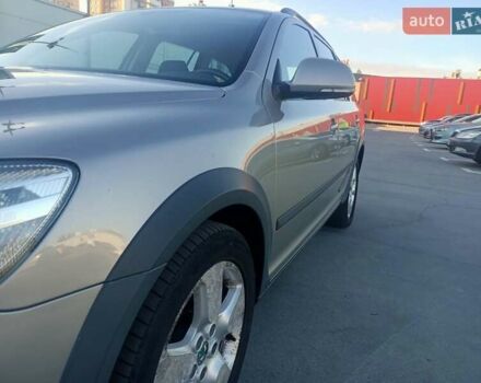 Шкода Октавия Скаут 2012 в Киеве на Automoto.ua Серый Шкода Октавия Скаут, объемом двигателя 1.8 л и пробегом 197 тыс. км за 9999 $, фото 12 на Automoto.ua