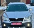 Серый Шкода Октавия Скаут, объемом двигателя 1.97 л и пробегом 251 тыс. км за 10999 $, фото 1 на Automoto.ua