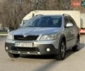 Серый Шкода Октавия Скаут, объемом двигателя 2 л и пробегом 490 тыс. км за 9500 $, фото 1 на Automoto.ua