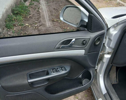Серый Шкода Октавия Скаут, объемом двигателя 2 л и пробегом 490 тыс. км за 11000 $, фото 12 на Automoto.ua