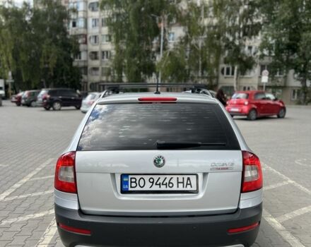 Серый Шкода Октавия Скаут, объемом двигателя 2 л и пробегом 220 тыс. км за 12799 $, фото 8 на Automoto.ua
