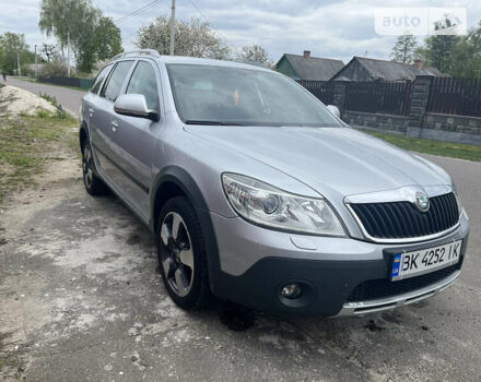 Сірий Шкода Octavia Scout, об'ємом двигуна 1.8 л та пробігом 230 тис. км за 9300 $, фото 10 на Automoto.ua