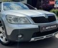 Серый Шкода Октавия Скаут, объемом двигателя 1.97 л и пробегом 253 тыс. км за 11490 $, фото 3 на Automoto.ua