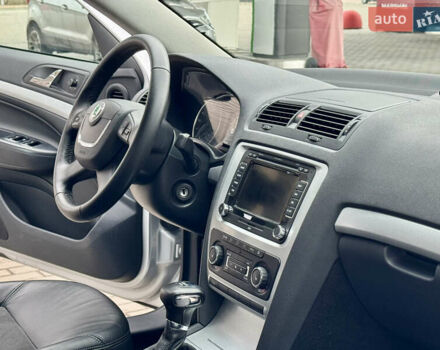 Серый Шкода Октавия Скаут, объемом двигателя 2 л и пробегом 175 тыс. км за 12999 $, фото 49 на Automoto.ua